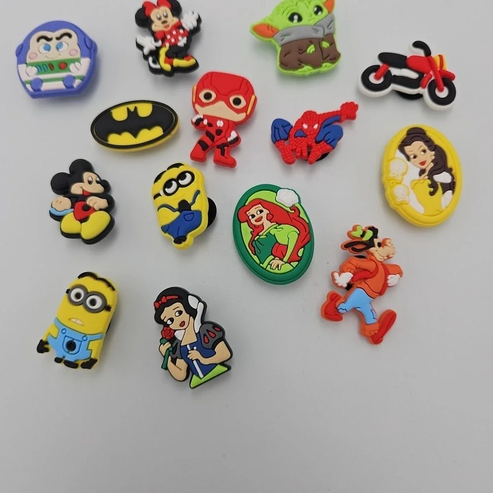 MARVEL/DISNEY/ETC Jibbitz & Croc Charms + Bracelets LOT of 14‎